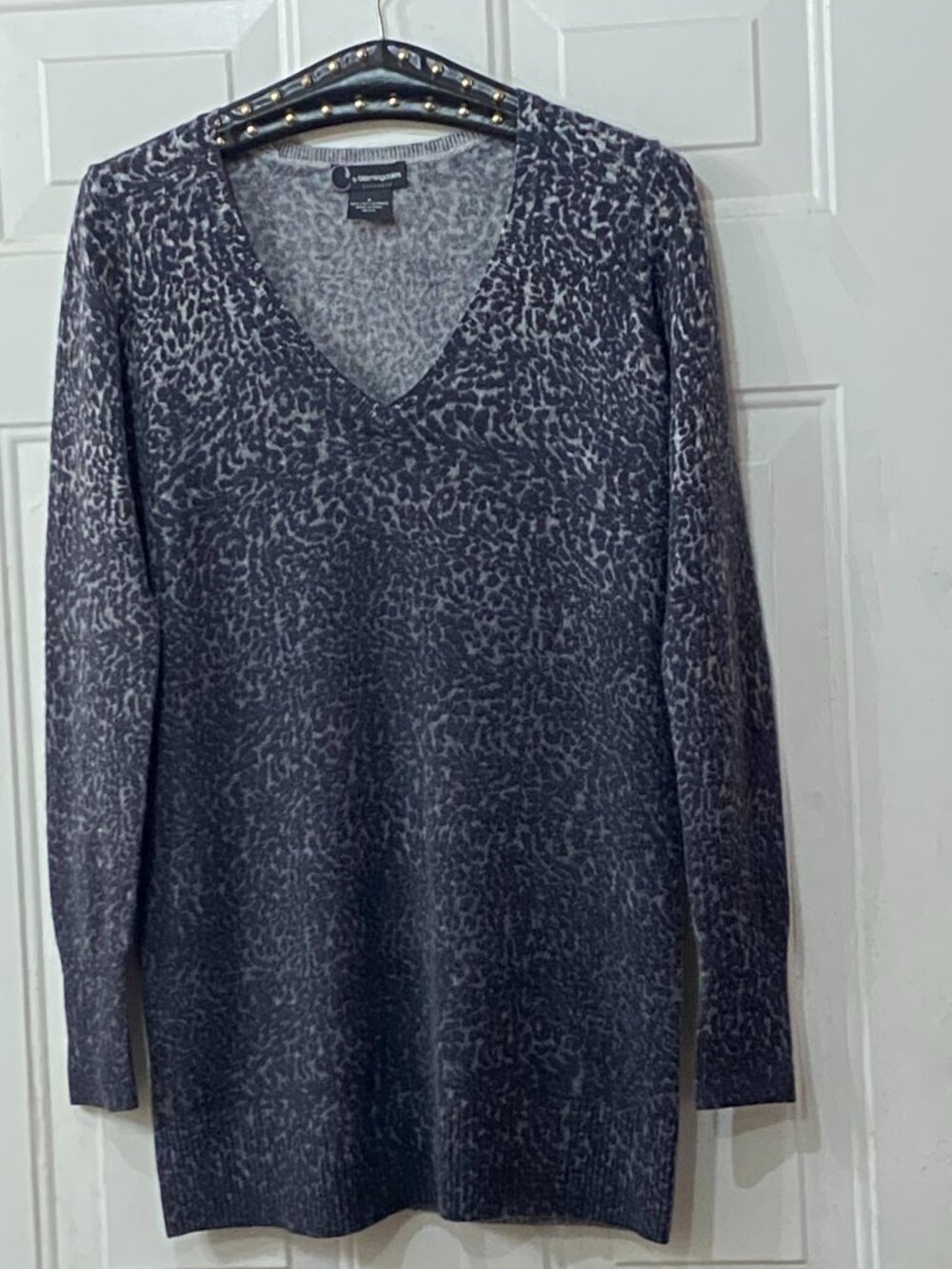 C by Bloomingdales 2-Ply Cashmere Sz M Sweater Long Sleeve Gray Tone Animal